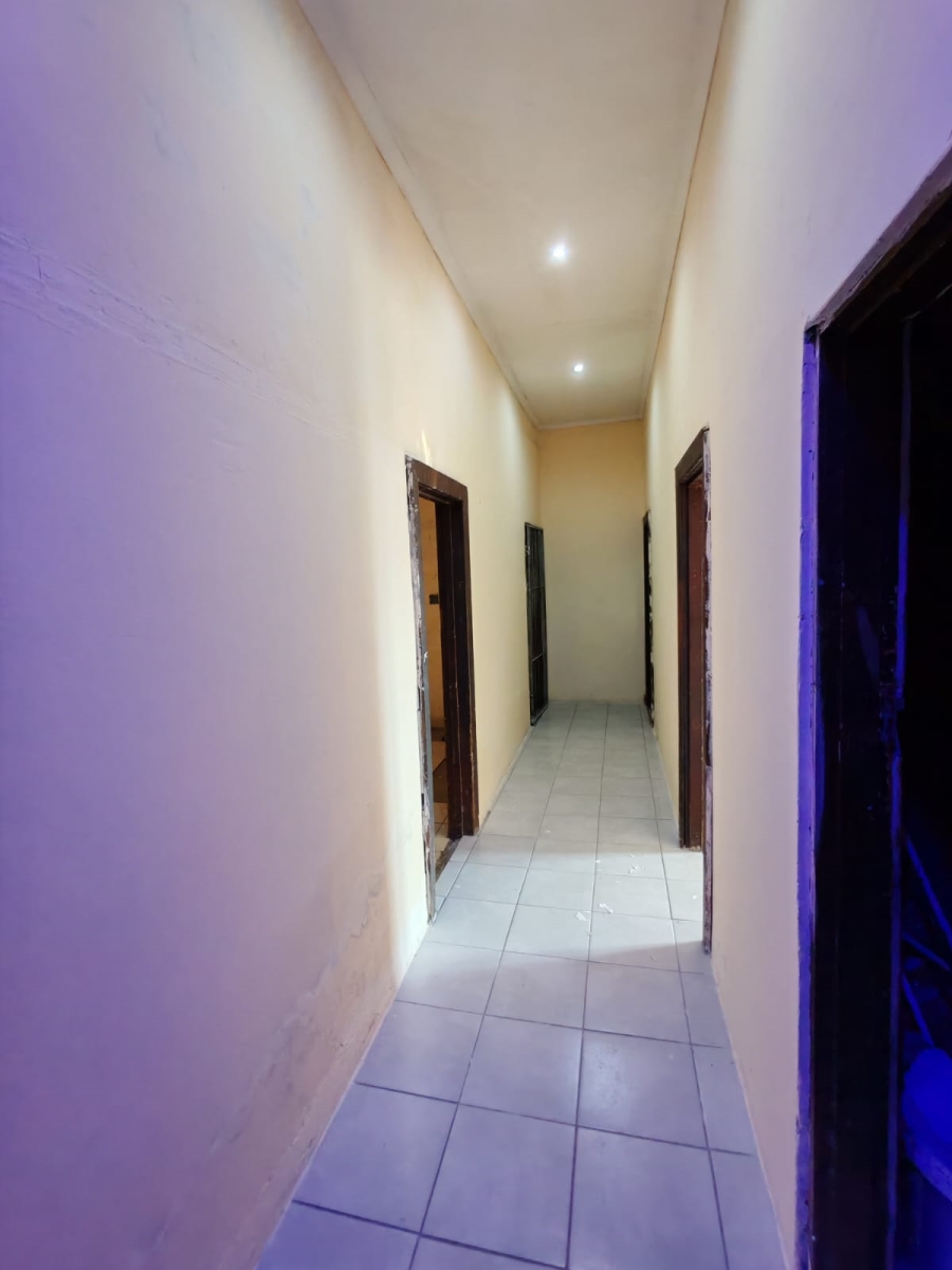 8 Bedroom Property for Sale in Sydenham Eastern Cape